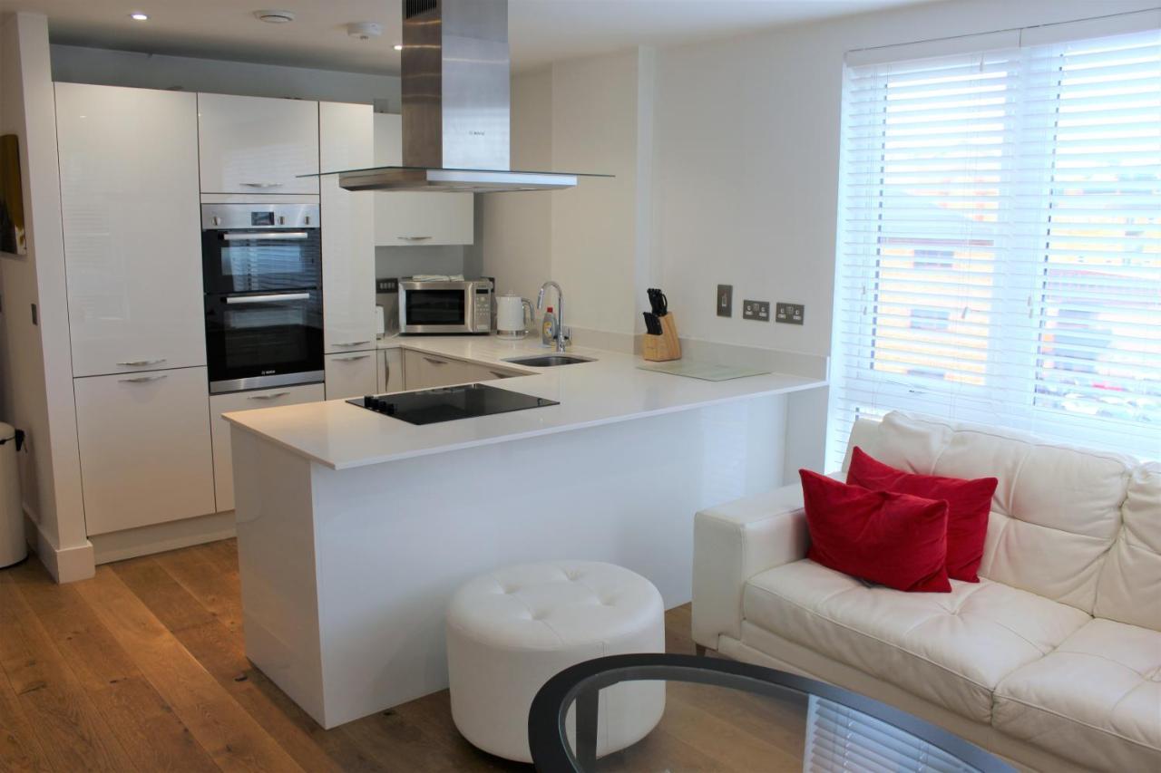 Work, Rest And At Ocean Village Apartment